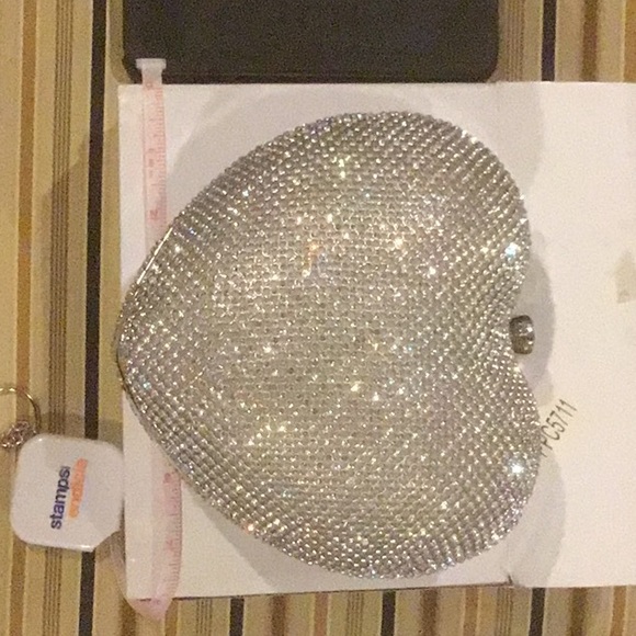 Rhinestone Heart Clutch - Picture 3 of 8